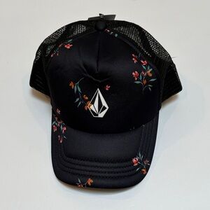 NWT Volcom Black Floral Mesh Trucker Hat, O/S